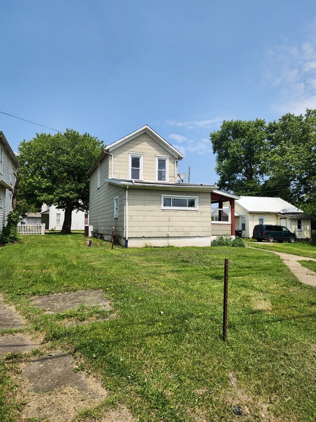 1504 Carroll St, Zanesville, OH 43701 House for Rent in Zanesville