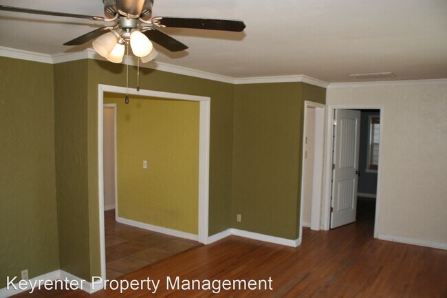 Building Photo - 3 br, 2 bath House - 1345 E 45th St