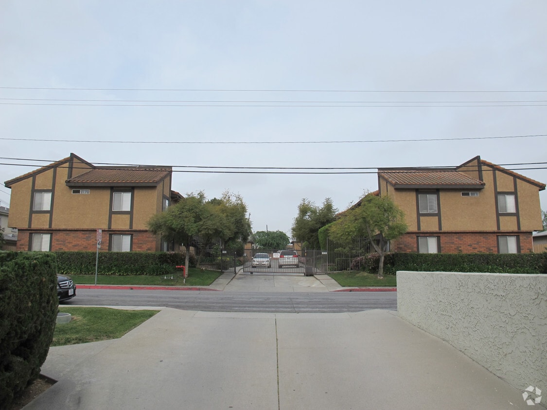 Building Photo - 411 S Orange Ave