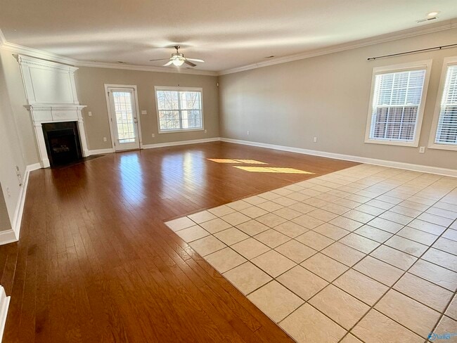 Building Photo - 5031 SE Valley Cove Dr