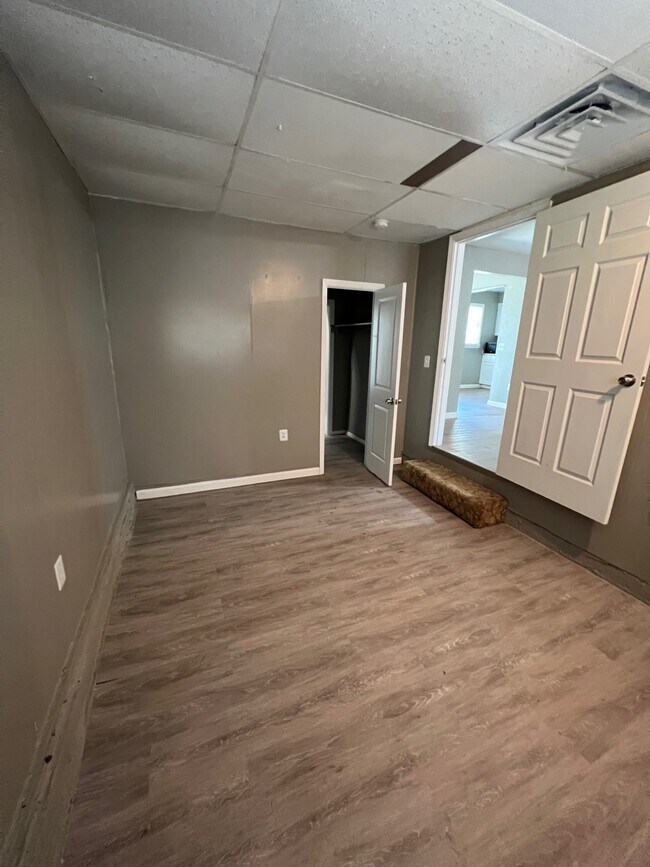 Building Photo - 312 Char Ln