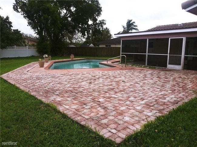 Building Photo - 4 br, 2 bath House - 3831 NW 112th Way