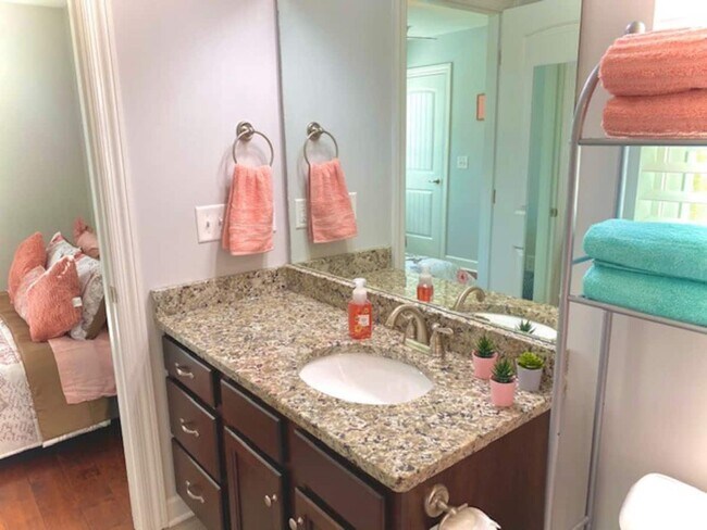 Foto del edificio - Available! Only one block from MTSU Area