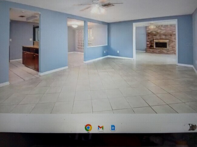 Building Photo - 250 Meadows Dr