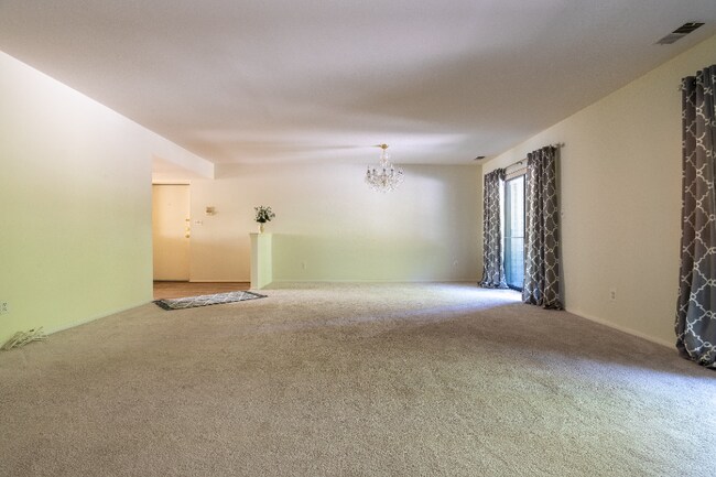 Foto del edificio - 6903 Jones View Dr