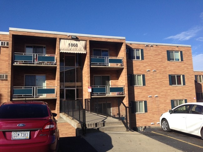 Building Photo - Overlook at Sunset