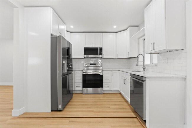 Foto del edificio - 1946 Rodman St