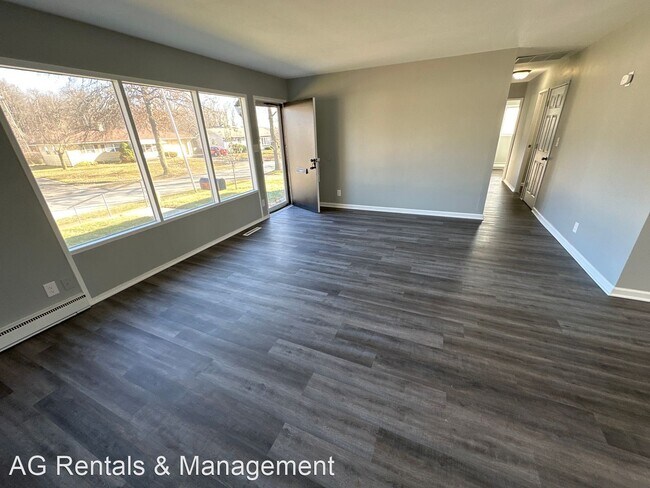 Building Photo - 4 br, 1 bath House - 5303 Riviera Dr