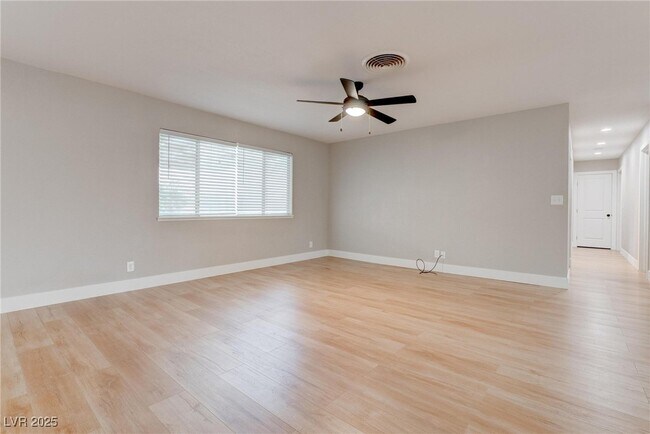 Building Photo - 1404 Campbell Dr