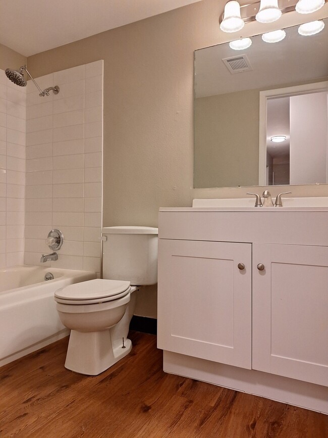 Building Photo - Tanglewood Condo #A