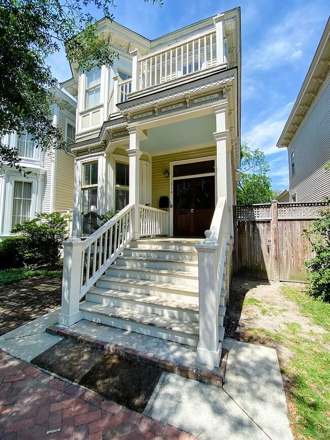 Building Photo - 214 E. 32nd St.