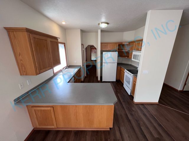 Foto del edificio - Charming 3-Bedroom Fairview Retreat with Spacious 1611 Sq Ft Living Space & 2 Full Baths!