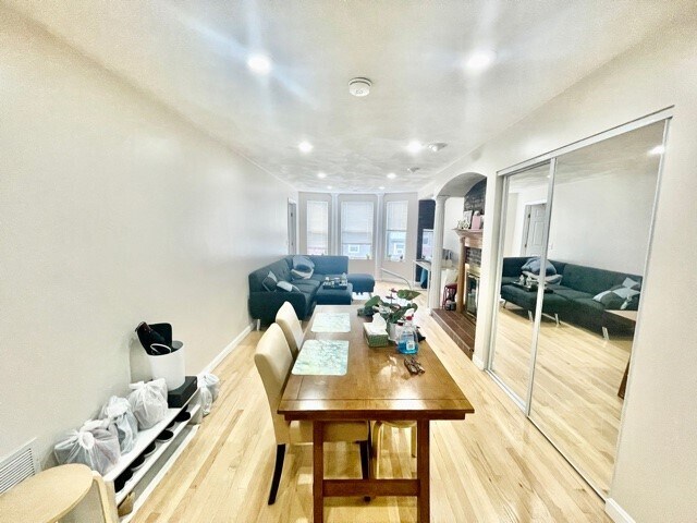 Foto del edificio - 375 Hanover St