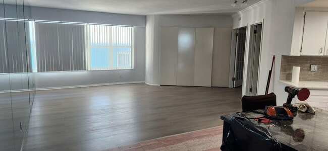 Building Photo - 3700 Galt Ocean Dr