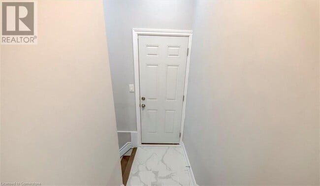 Building Photo - 951 Essa Crescent