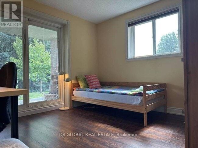 Photo du bâtiment - 115 Briggs Ave