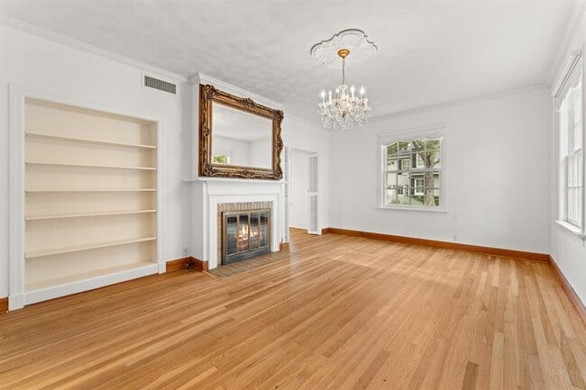 Foto del edificio - 2534 Harris Blvd