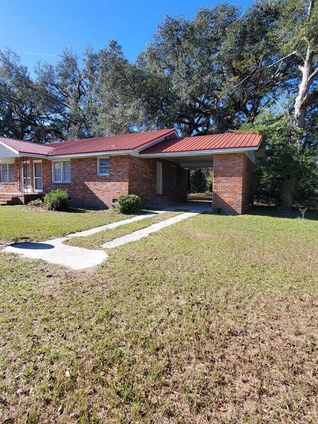 Foto del edificio - Clean & Comfortable Duplex Minutes from Downtown Madison