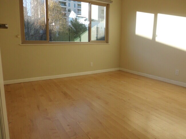 bedroom - 1751 Pacific Ave