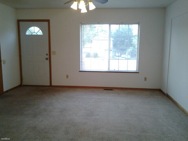 Foto del edificio - 5 br, 3.5 bath House - 4304 W Michigan Ave...