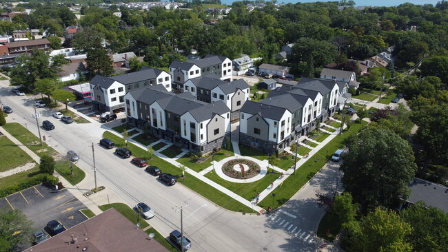 Foto del edificio - Bloom Street Townhomes - 425 Bloom St