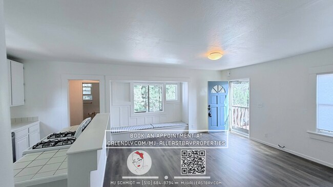 Foto del edificio - Bright top floor 1 bedroom in the heart of Piedmont!