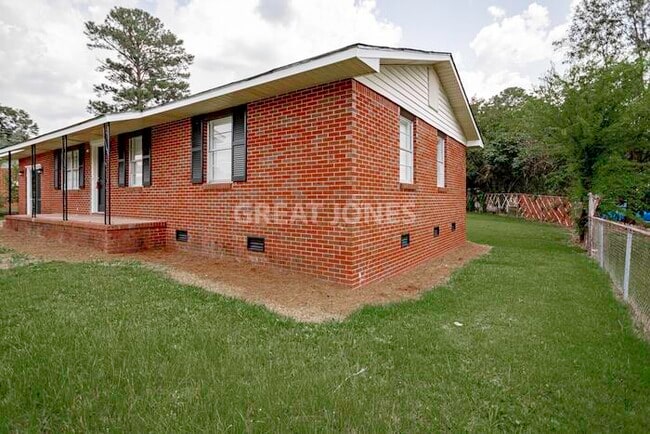 Building Photo - 5616 Pollman St