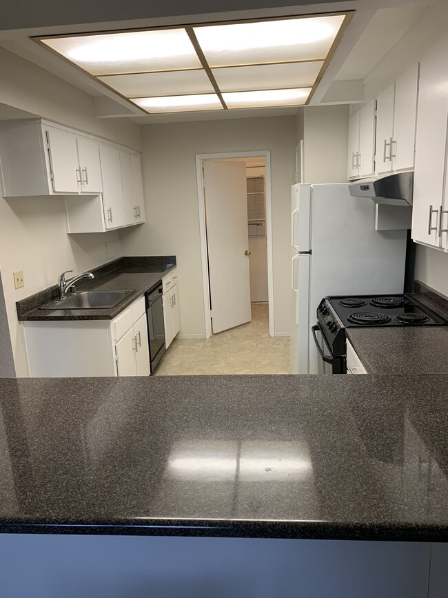 Building Photo - 1070 Mohr Ln