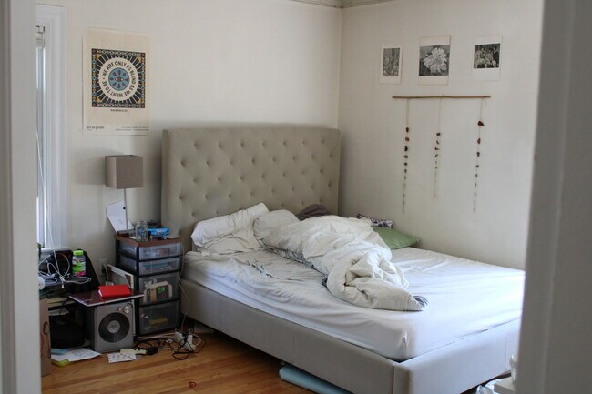 Foto del edificio - 34 Brentwood St
