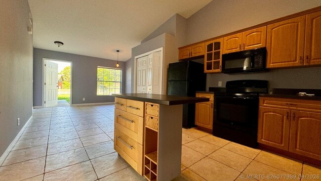 Building Photo - 1290 Riverside Cir