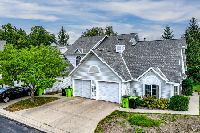 Foto del edificio - Crystal Bay Townhomes