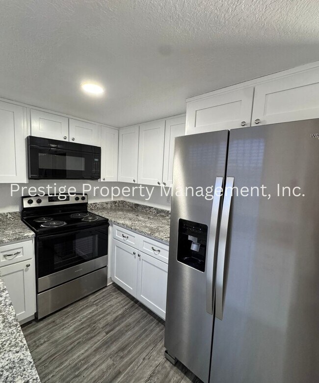 Foto del edificio - Newly Remodeled Southwest Gem W/ Pool