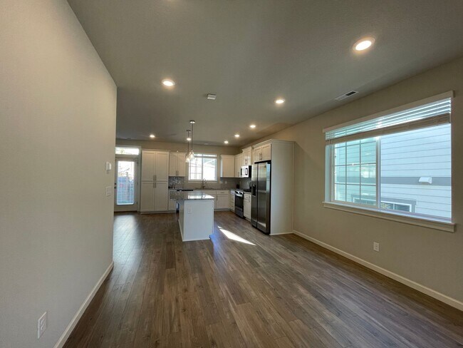 Foto del edificio - Spacious 3 Bed 2.5 Ba House in Happy Valle...