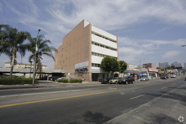 Foto del edificio - 1725 W. 6th St