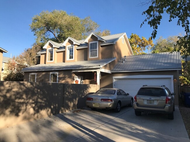 Building Photo - 1531 Phoenix Ave NW