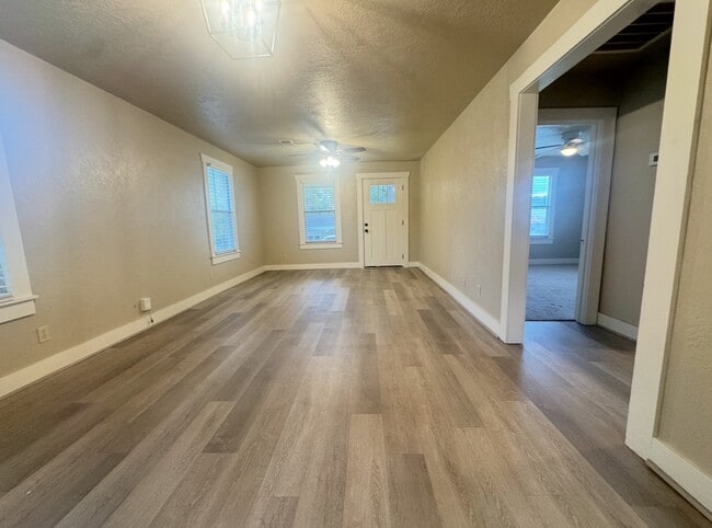 Foto del edificio - 510 W 6th St