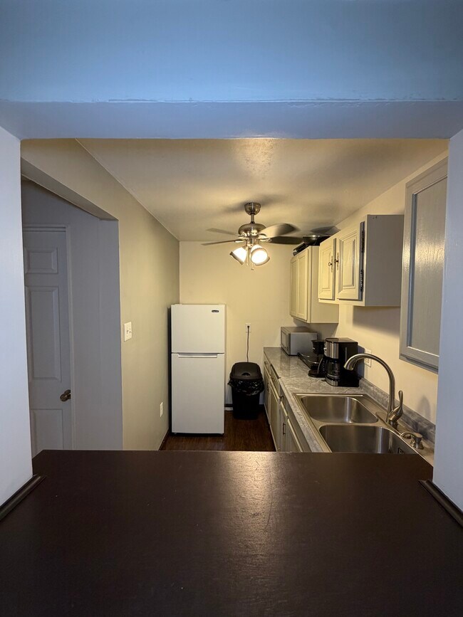 Foto del edificio - 4609 Luxberry Dr