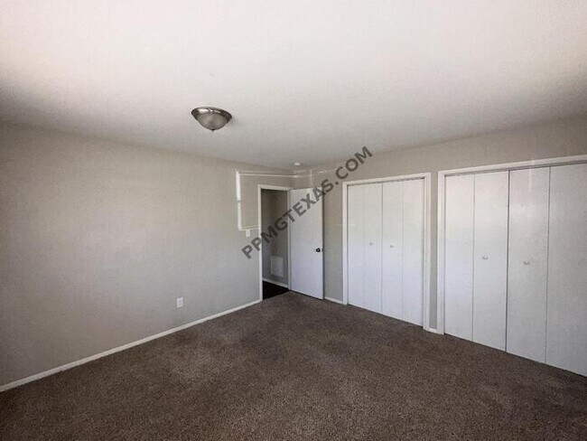 Building Photo - 5800 North Meridian Pl. Oklahoma City, OK ...