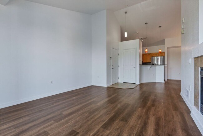 Foto del edificio - Stylish Longmont Condo with Vaulted Ceilings and Modern Upgrades