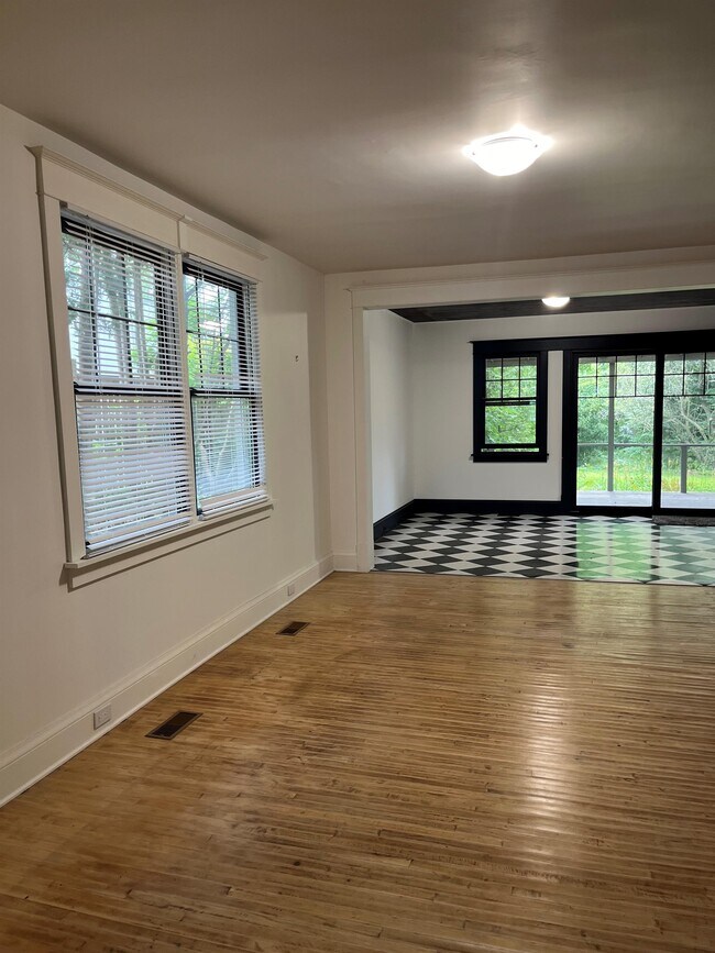 Photo du bâtiment - 193 Bruton St