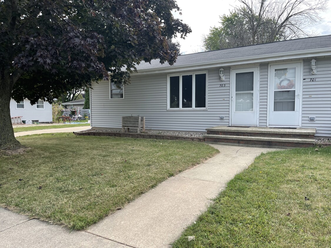 Primary Photo - 703 Coolidge Ave
