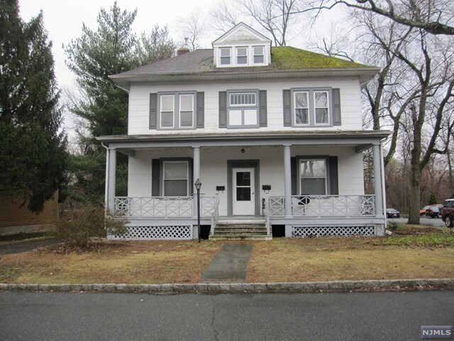Primary Photo - 32 South Ave