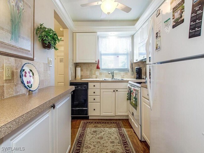 Foto del edificio - 400 Forest Lakes Blvd