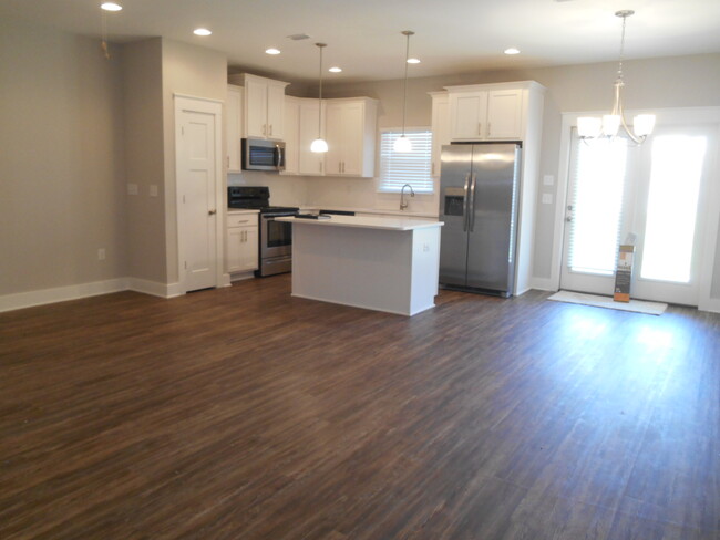 Open Kitchen w/Island - 400 Mattie M Kelly Blvd