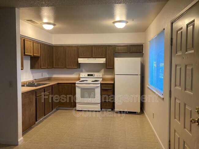 Building Photo - 2318 N Angus Ave