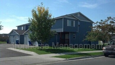 Building Photo - 2471 Wheeler Dr