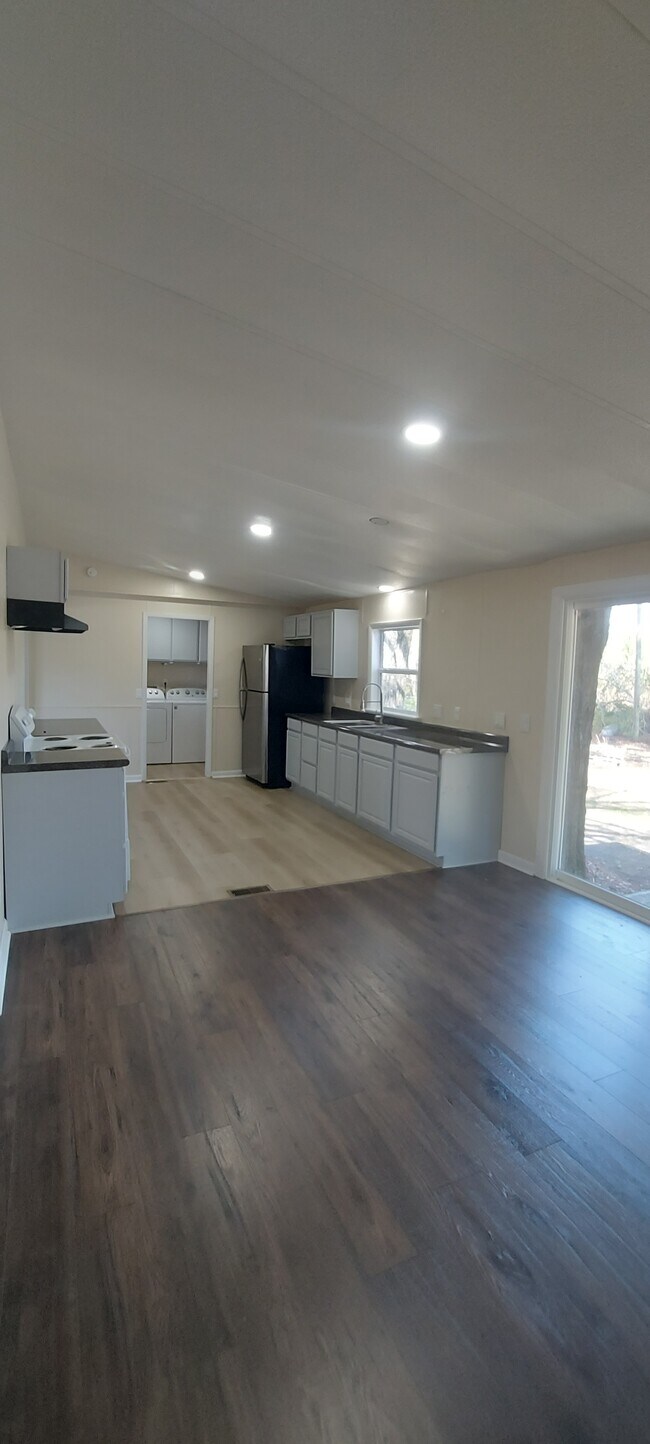 1216 Old Maplehurst Rd, Jacksonville, NC 28540 House Rental in