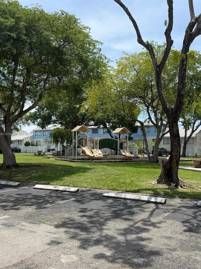 Foto del edificio - 10350 SW 220th St