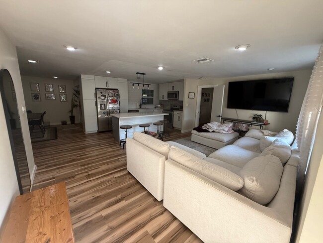 Building Photo - 1388 Rose St