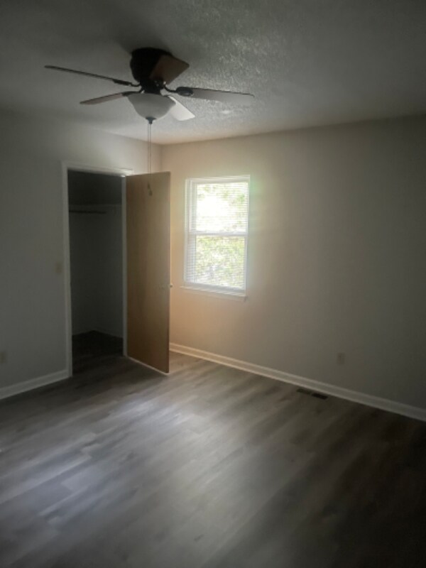 Building Photo - 10722 Bean Dr